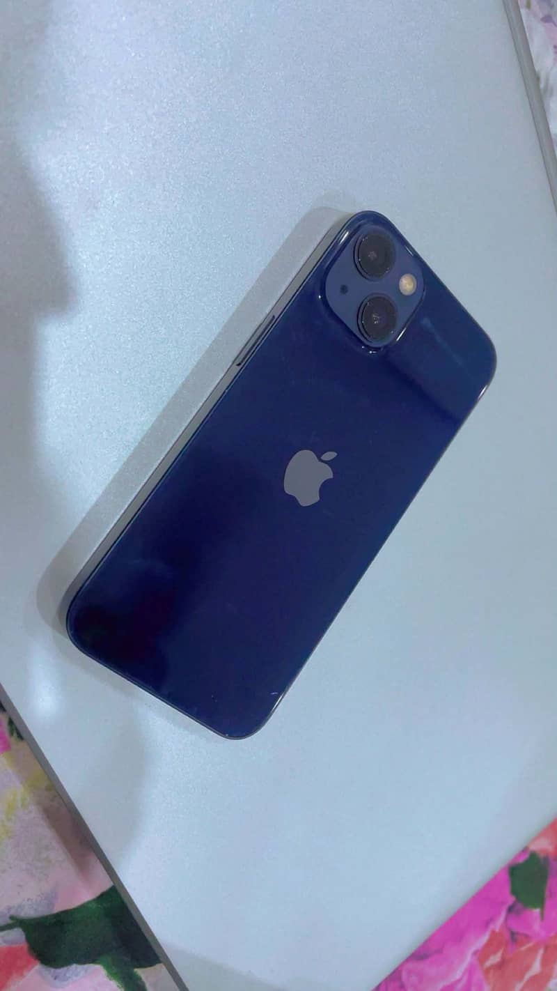 Apple iPhone 13 2