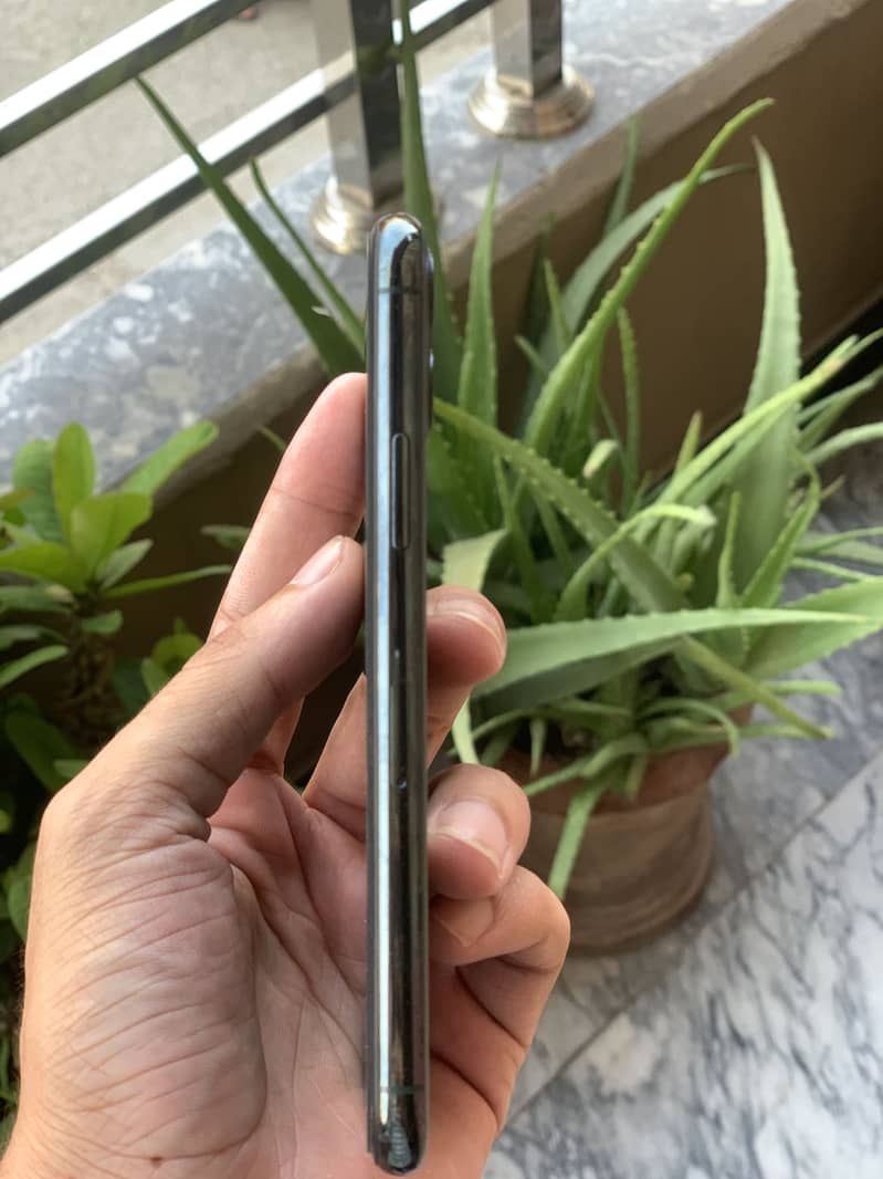Apple iPhone 11 Pro PTA 1