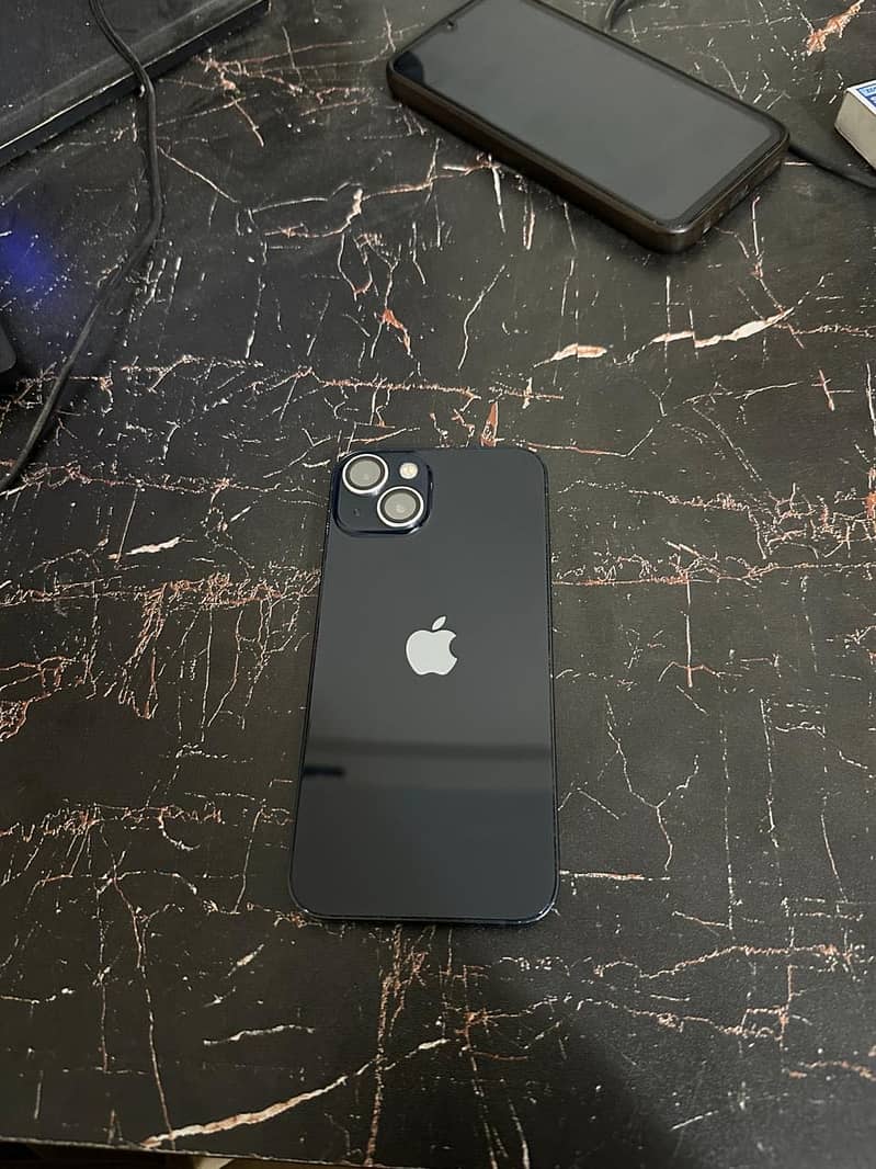 Apple iPhone 13 2