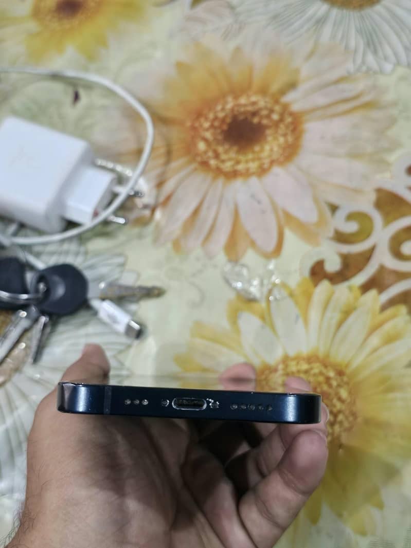 Apple iPhone 13 3