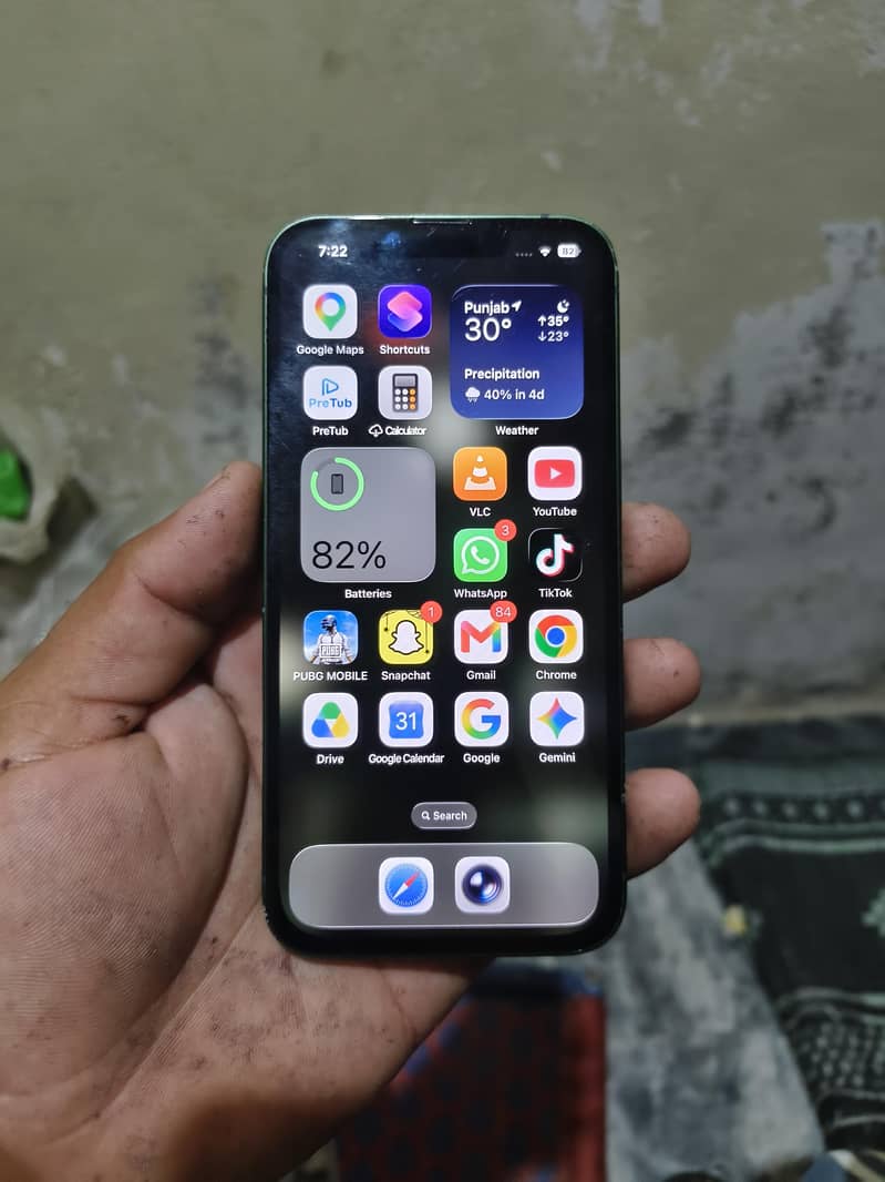 Apple iPhone 13 0