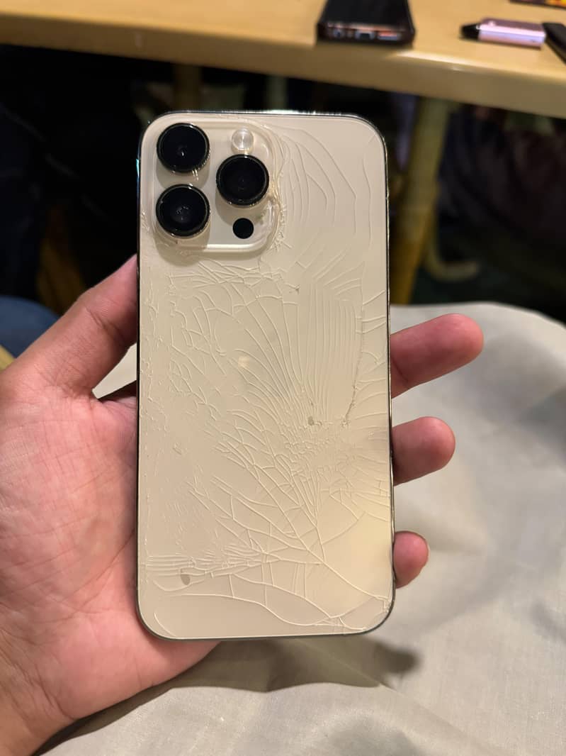 Apple iPhone 14 Pro Max 0