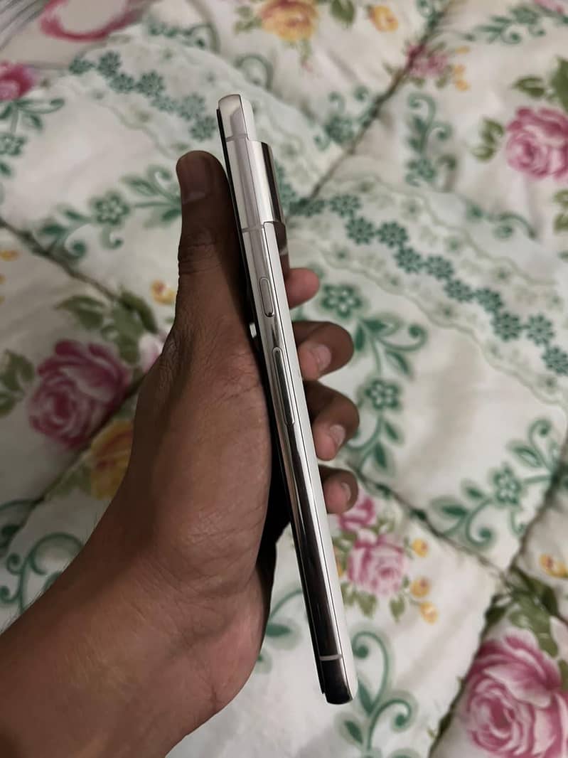Google Pixel 8 Pro 4