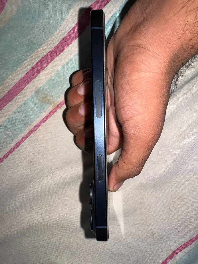 Apple iPhone 15 Pro Max 1