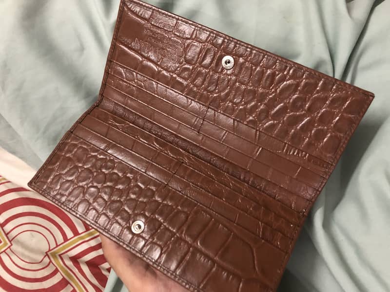 Leather wallet 1