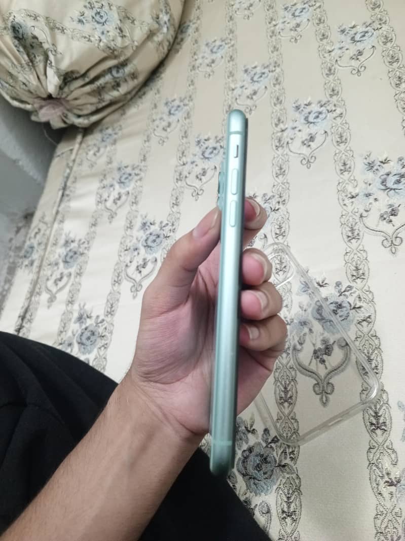 Apple iPhone 11 2