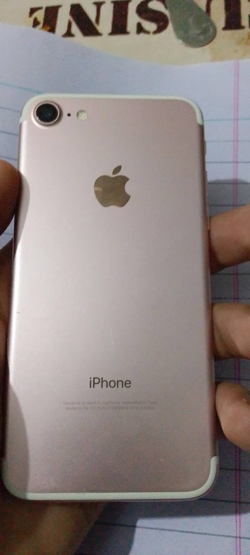 Apple iPhone 7 1