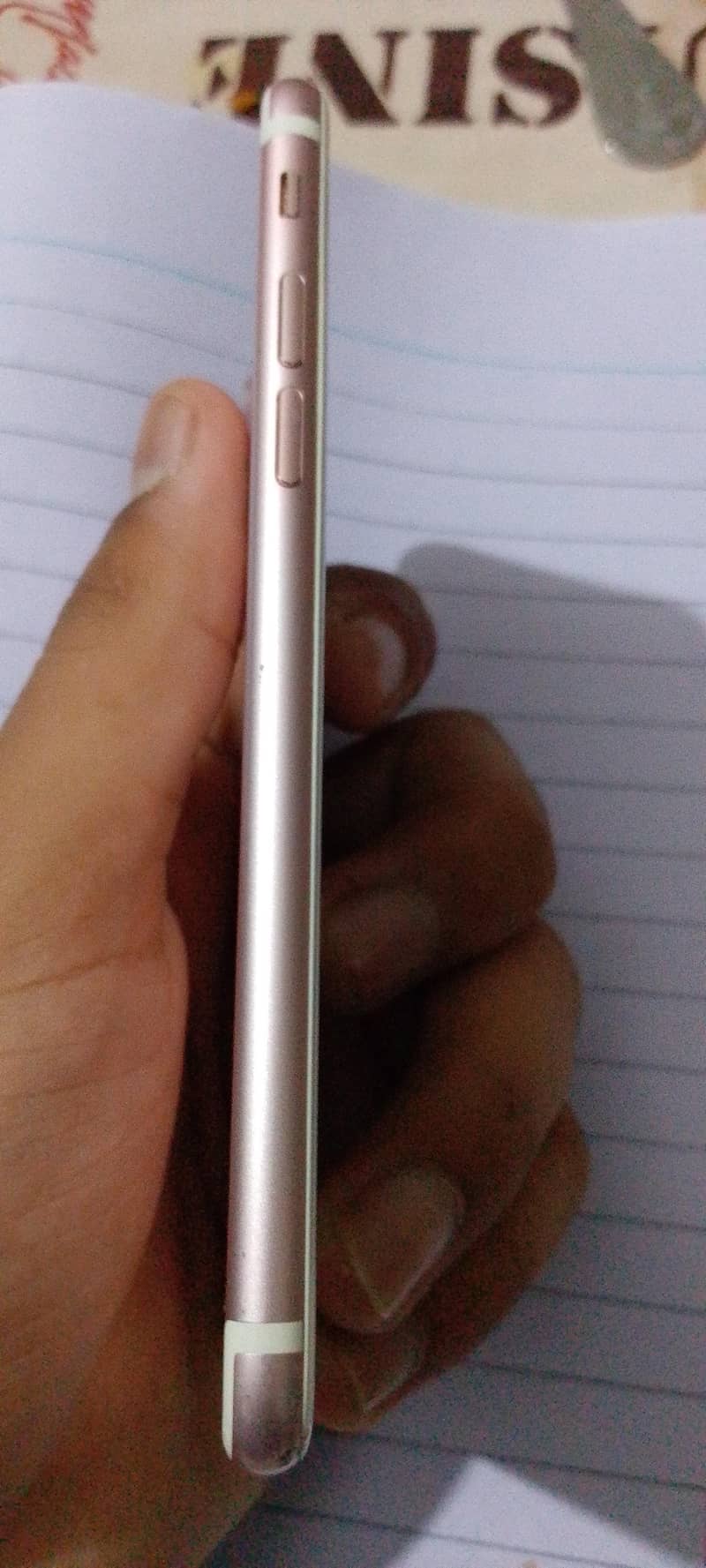Apple iPhone 7 2