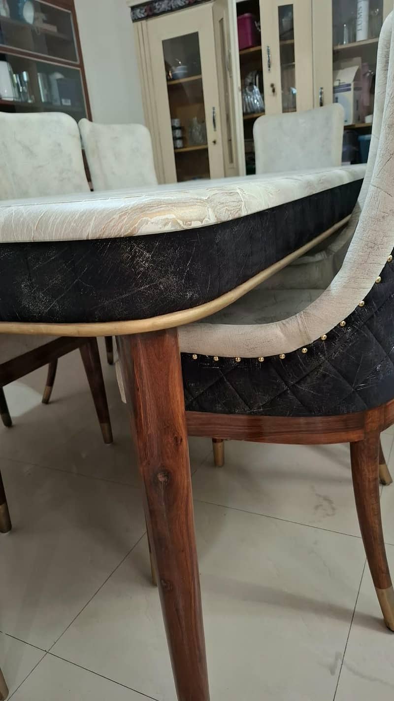 Dining Table for Sale !! 4