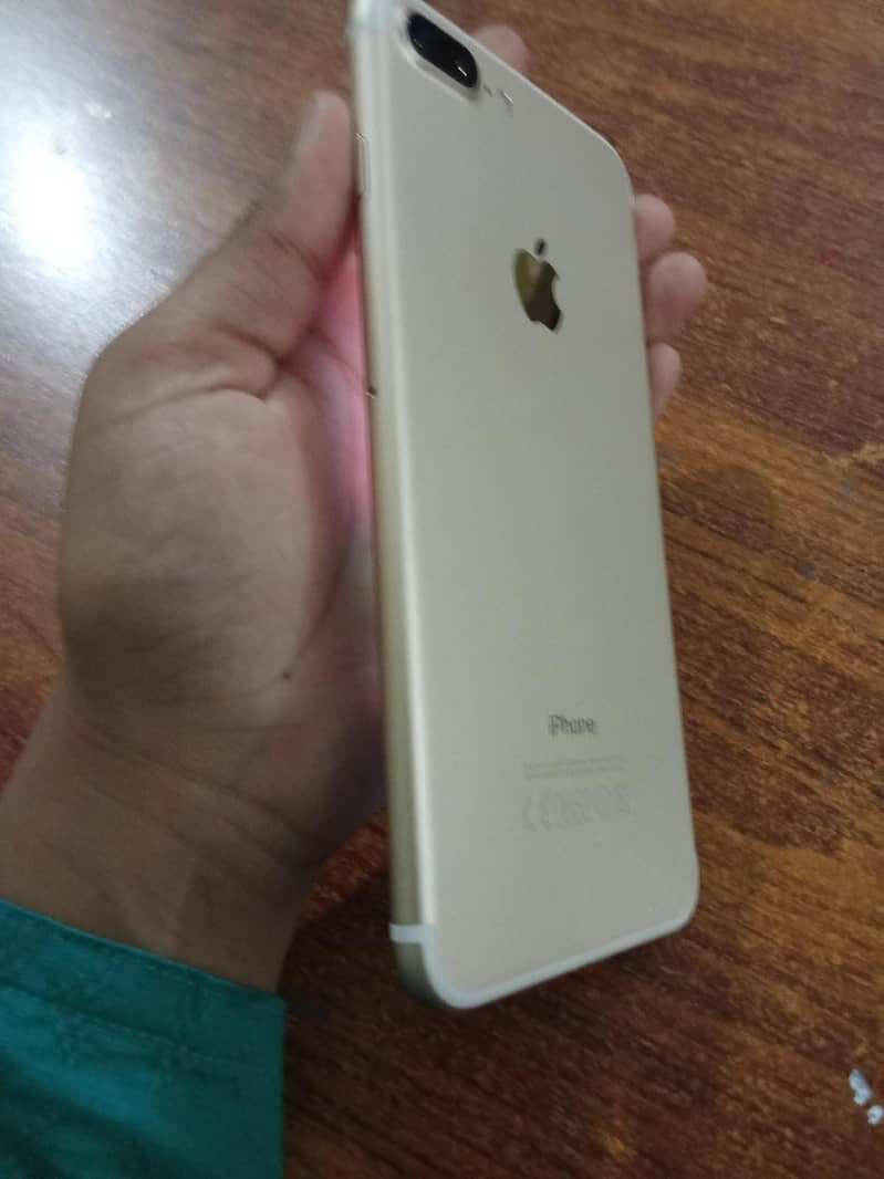 Apple iPhone 7 Plus 1
