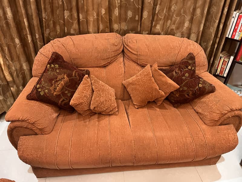 Good condition sofa set 0