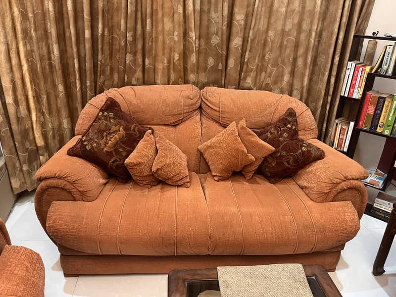 Good condition sofa set 1