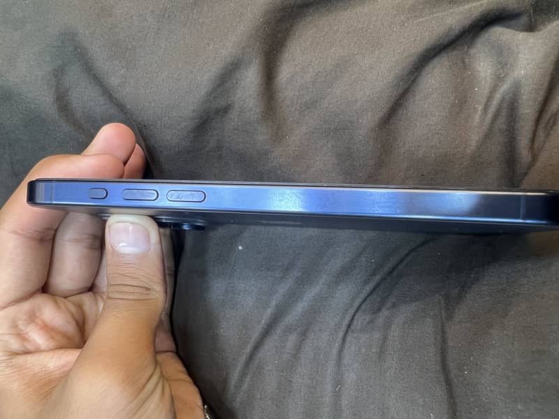 Apple iPhone 15 Pro Max 1