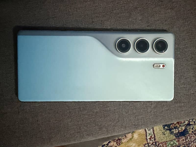 Tecno CAMON 40 0