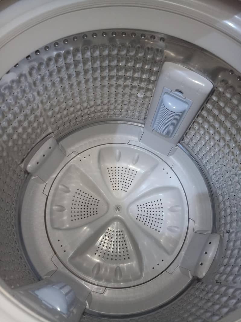Haier Automatic Washing Machine/Top Load 3