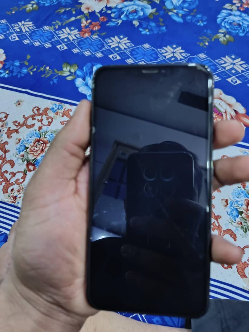 Apple iPhone XS Max 2