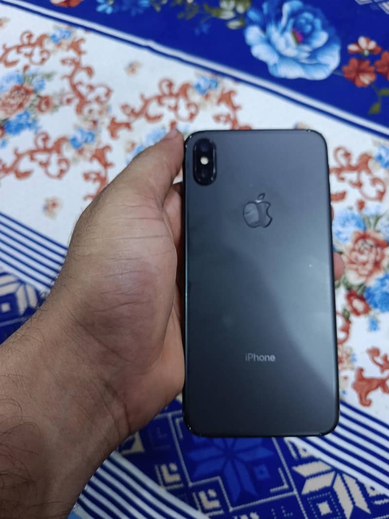 Apple iPhone XS Max 3