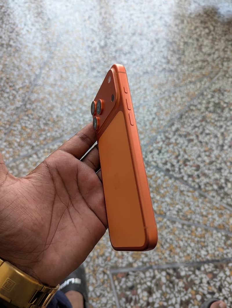 Apple iPhone 17 Pro Max 2