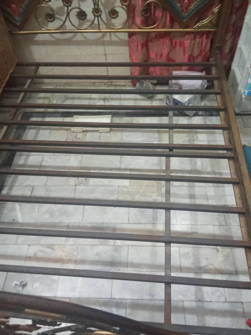 iron bed 1