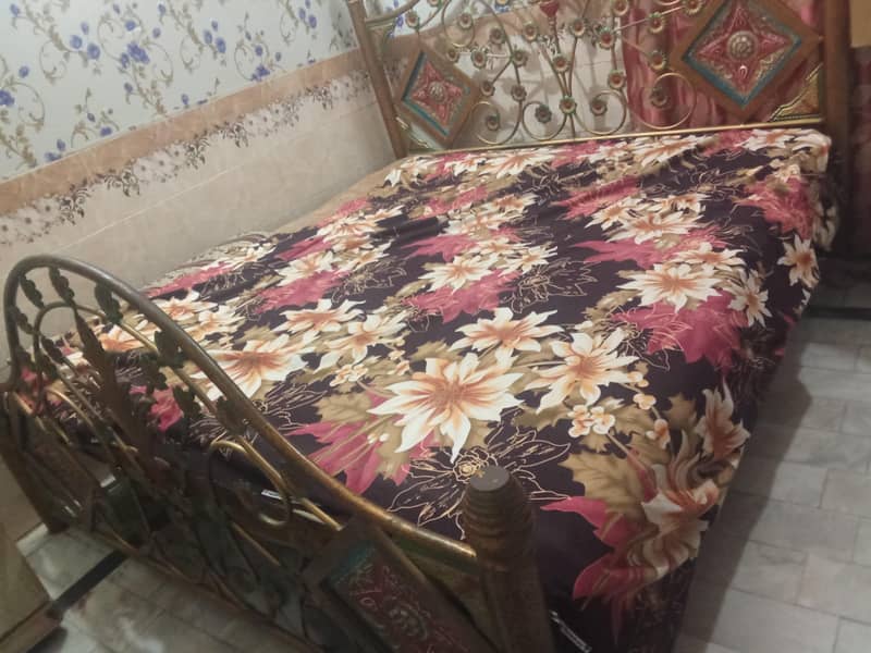 iron bed 2