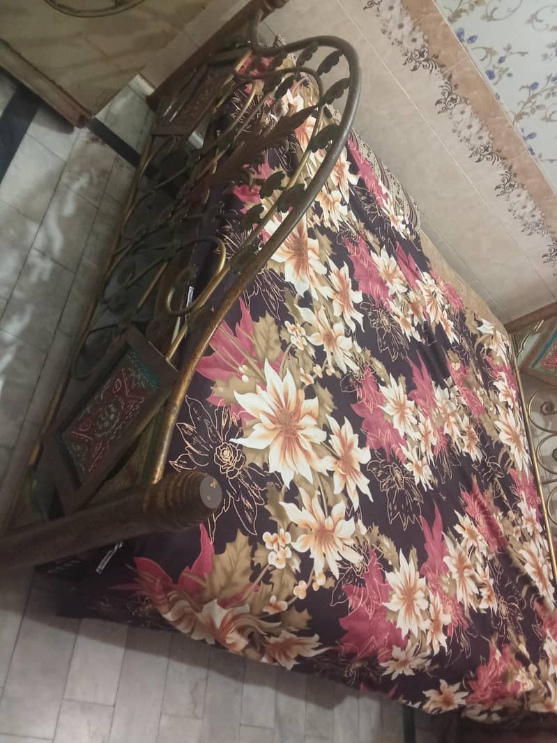 iron bed 4