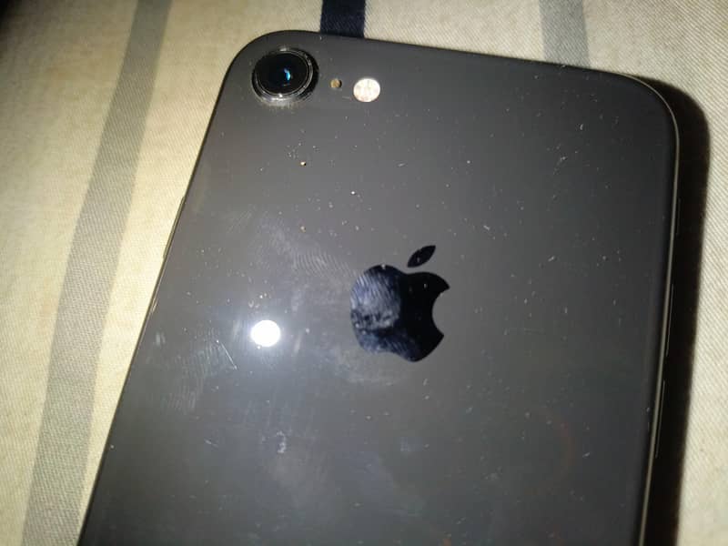 Apple iPhone 8 3