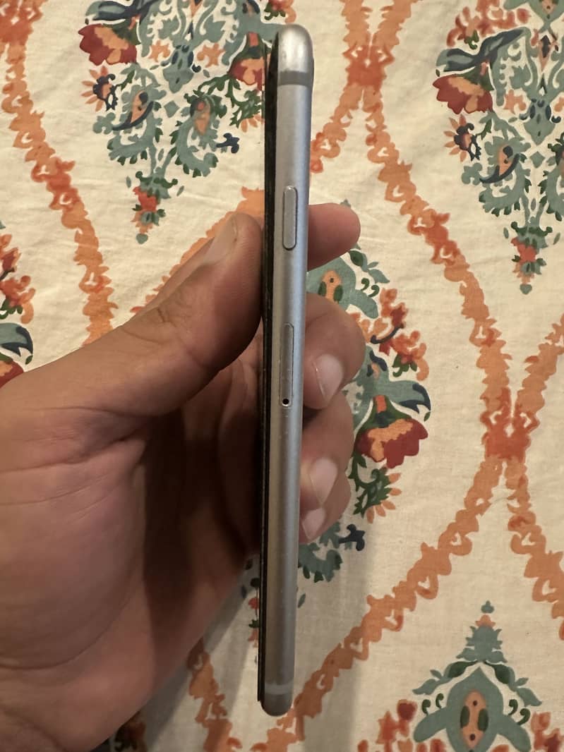 Apple iPhone 6S 4