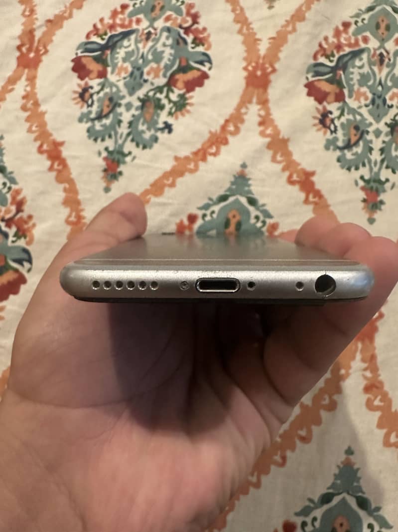 Apple iPhone 6S 5