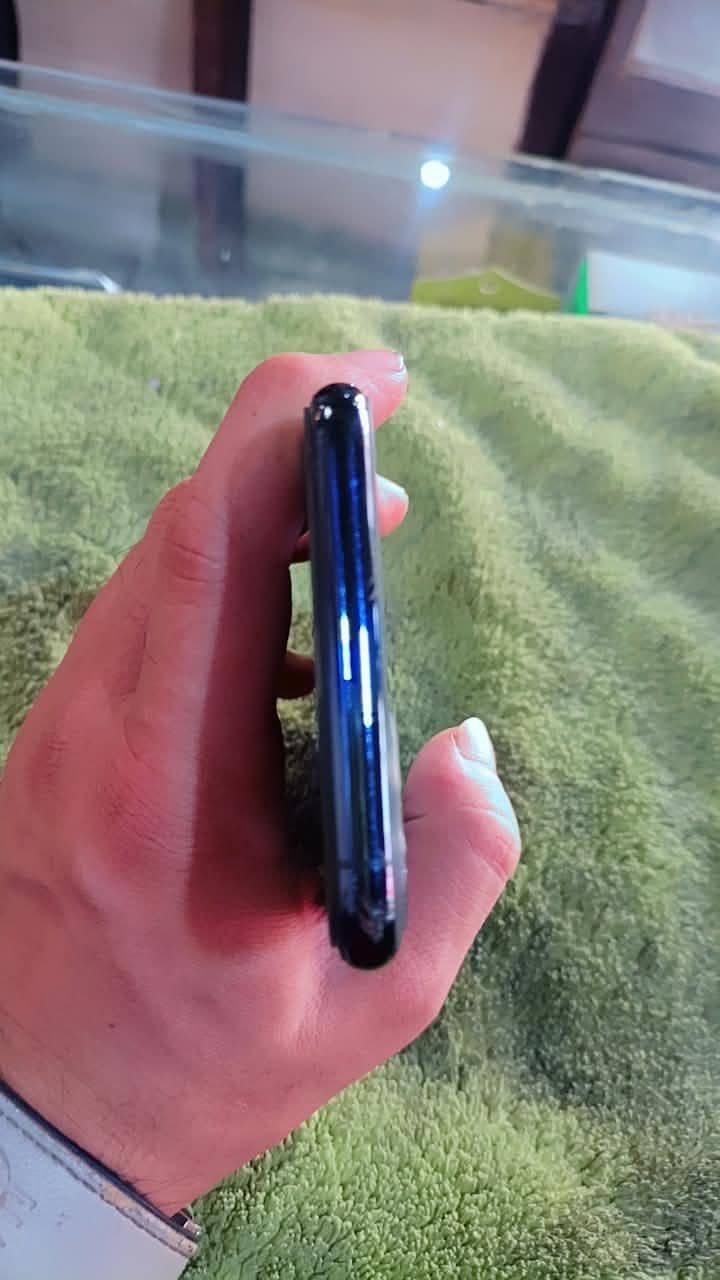 Apple iPhone 11 Pro Max 1