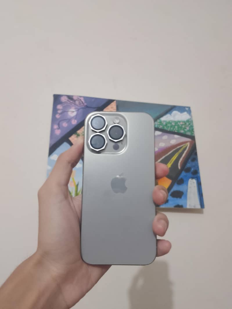 Apple iPhone 15 Pro 2