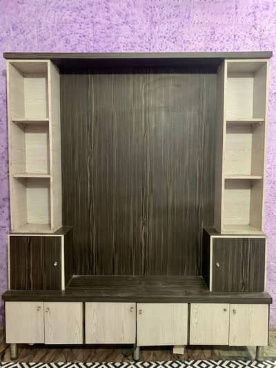 Wooden TV Unit & Entertainment Cabinet in Excellent Condition