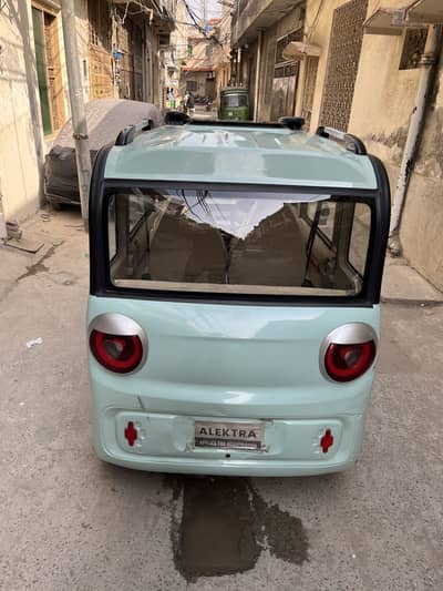 Aleltra 2 door with 4 seats capacity