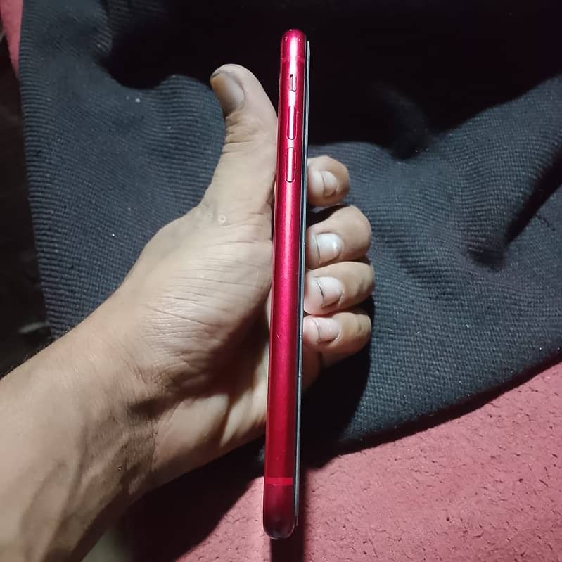 Apple iPhone 11 4