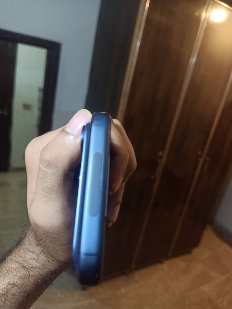 17 pro max blue 4