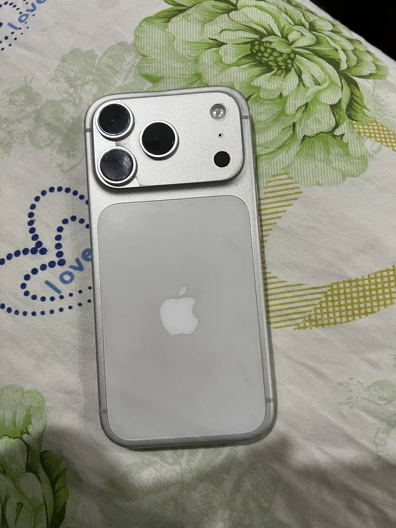 Apple iPhone 17 Pro 3
