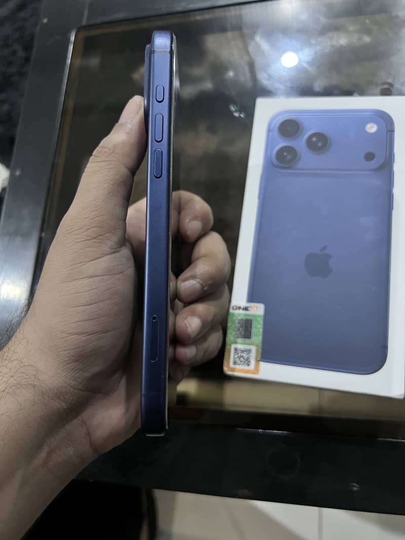 Apple iPhone 17 Pro Max 3