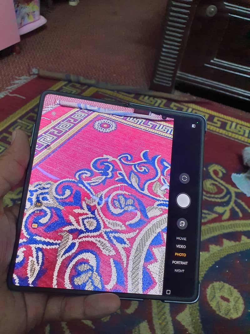 Honor Magic V2 4