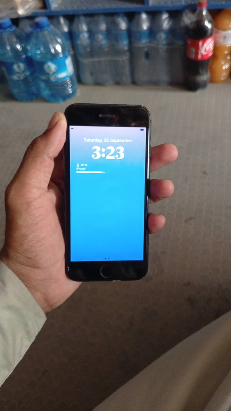 Apple iPhone 8 1