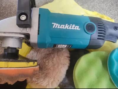 Makita Professional Car Polisher / Buffer with Complete Pad Kit