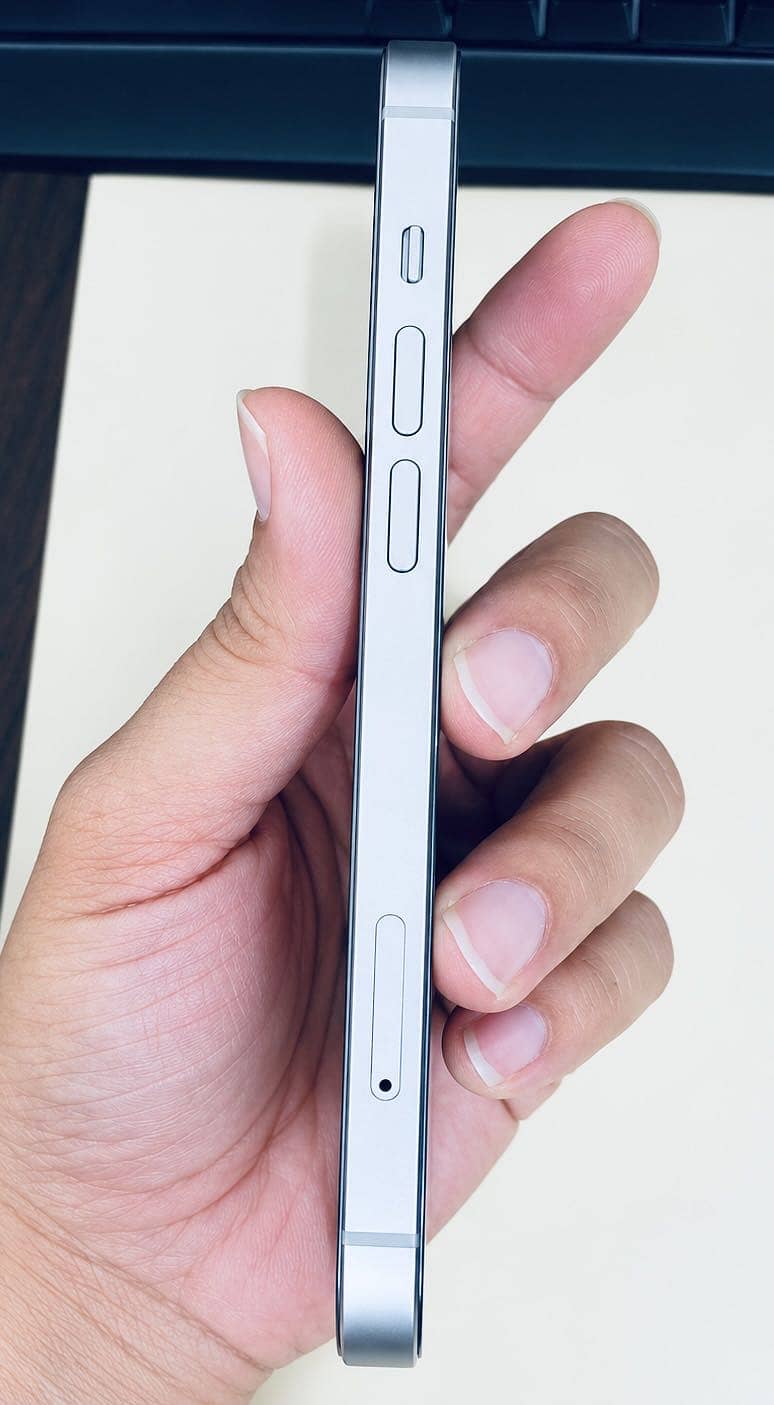 Apple iPhone 13 6