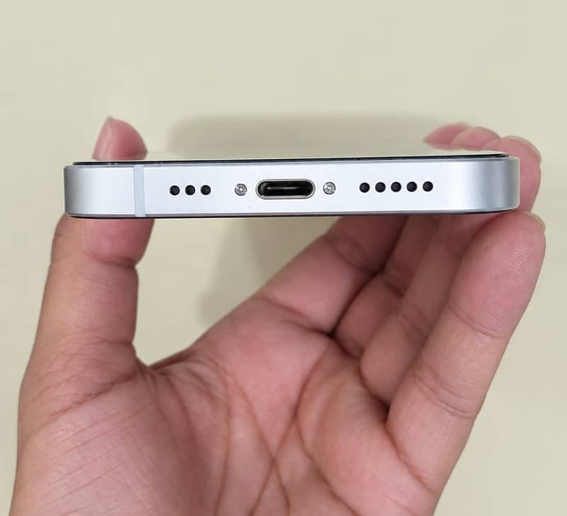 Apple iPhone 13 7