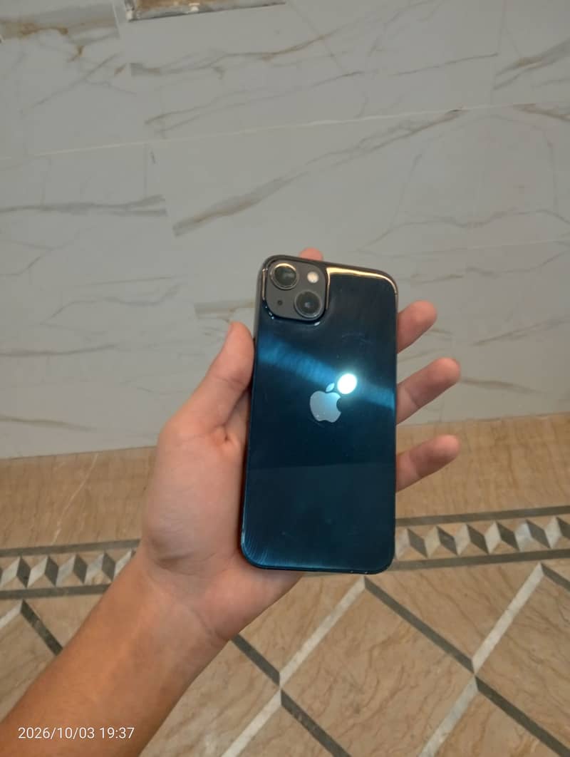 Apple iPhone 13 4