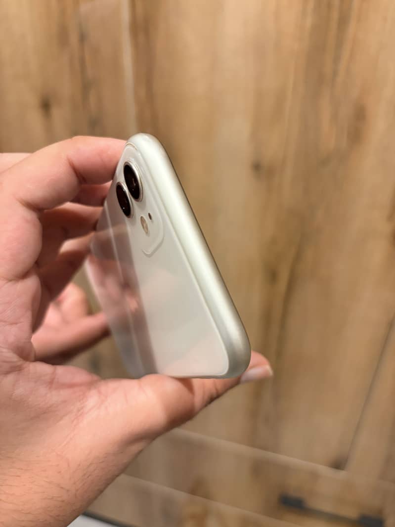 Apple iPhone 11 3