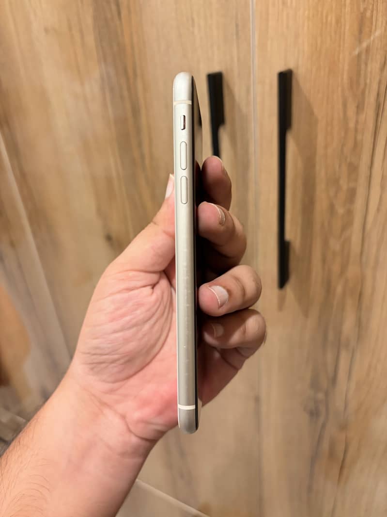 Apple iPhone 11 5