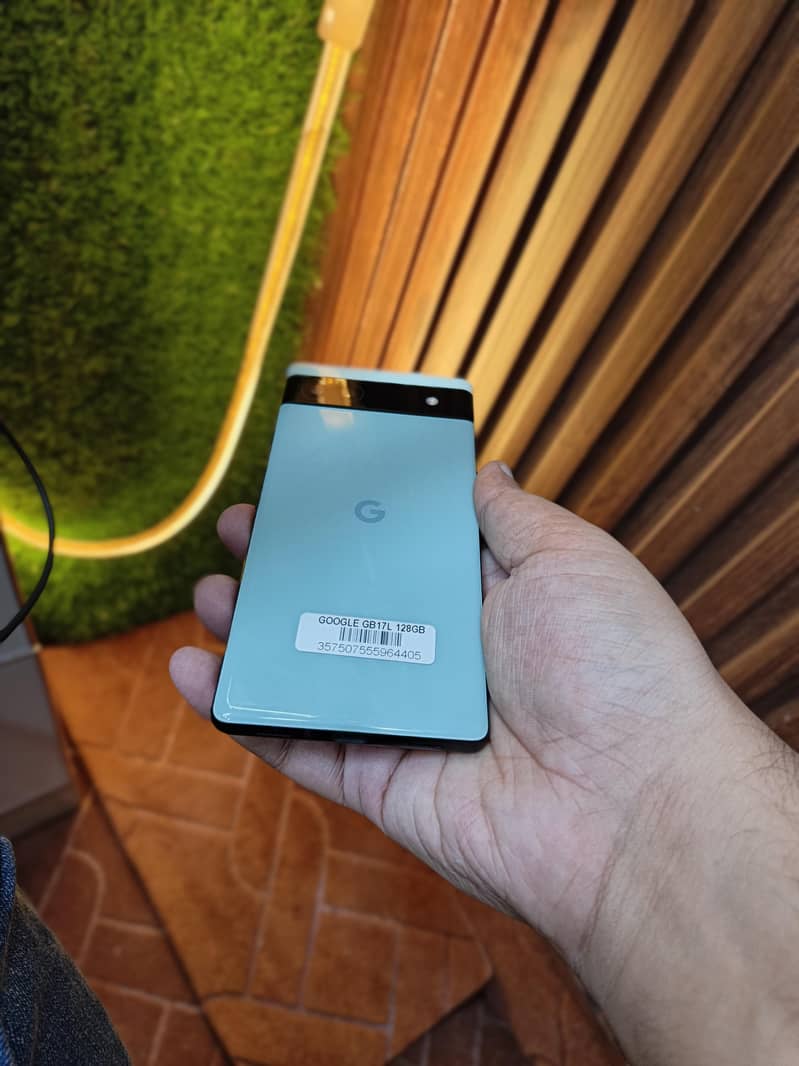 Google Pixel 6a 1