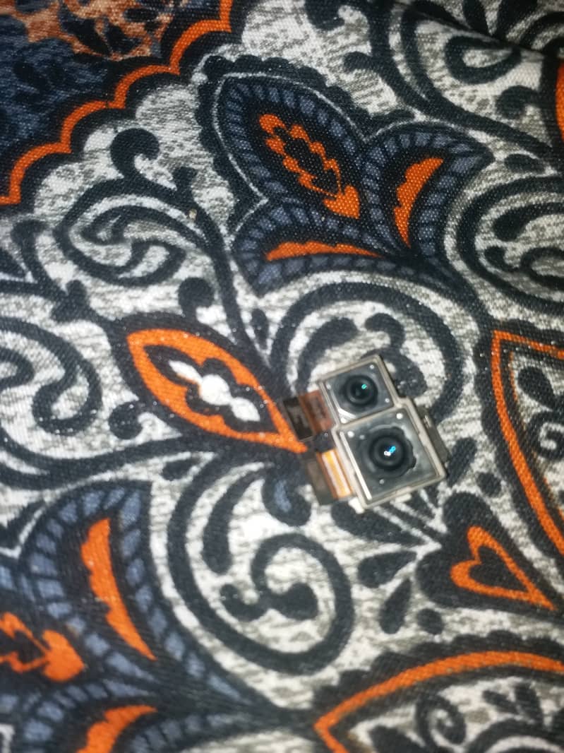 One Plus 6T 5