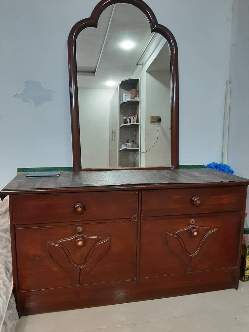 dressing table 0