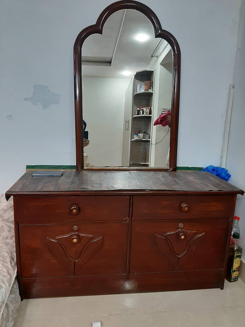 dressing table 1