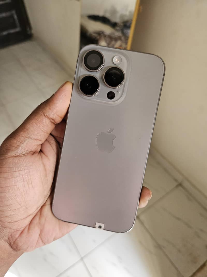 Apple iPhone 15 Pro 0