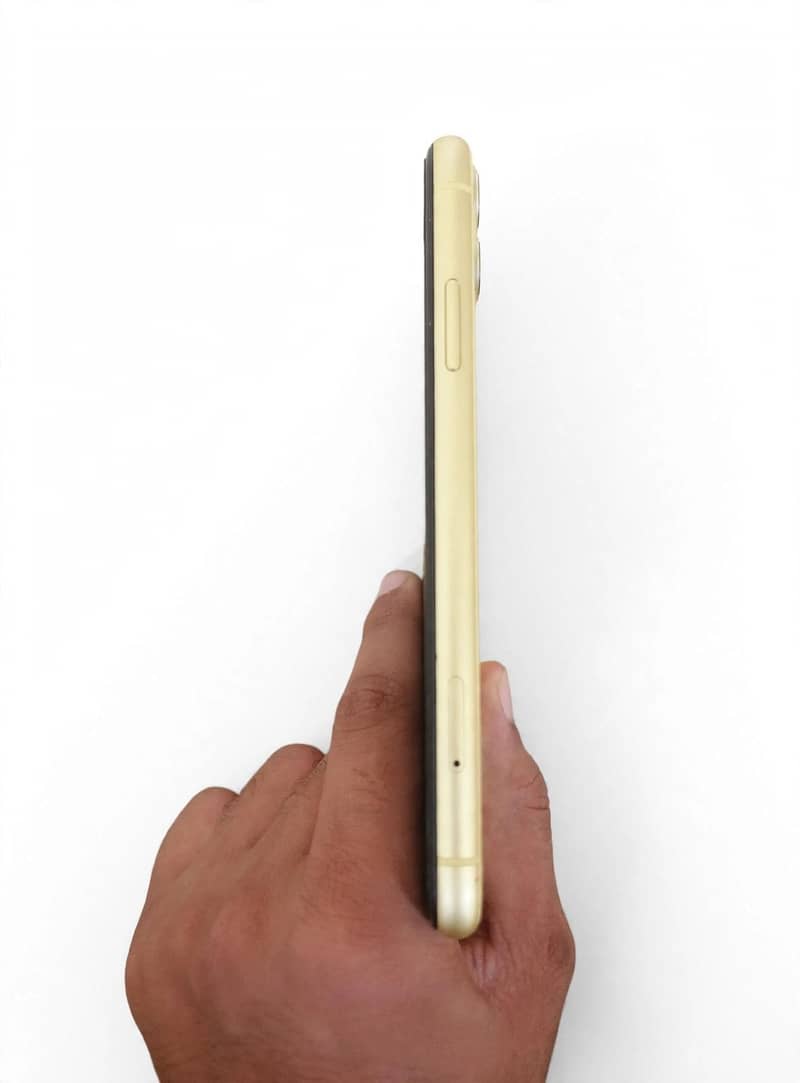 Apple iPhone 11 3